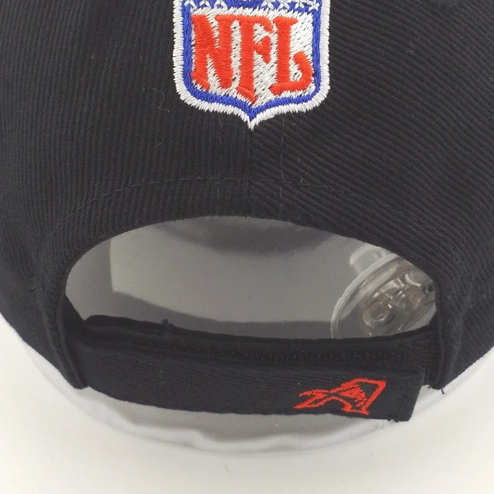 Vintage Sports Specialties Atlanta Falcons NFL Cap Mens Black White Sideline Hat